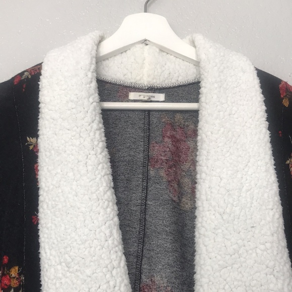 Donated Maurices Floral Sherpa Open Cardigan EUC Size Small - Picture 3 of 13